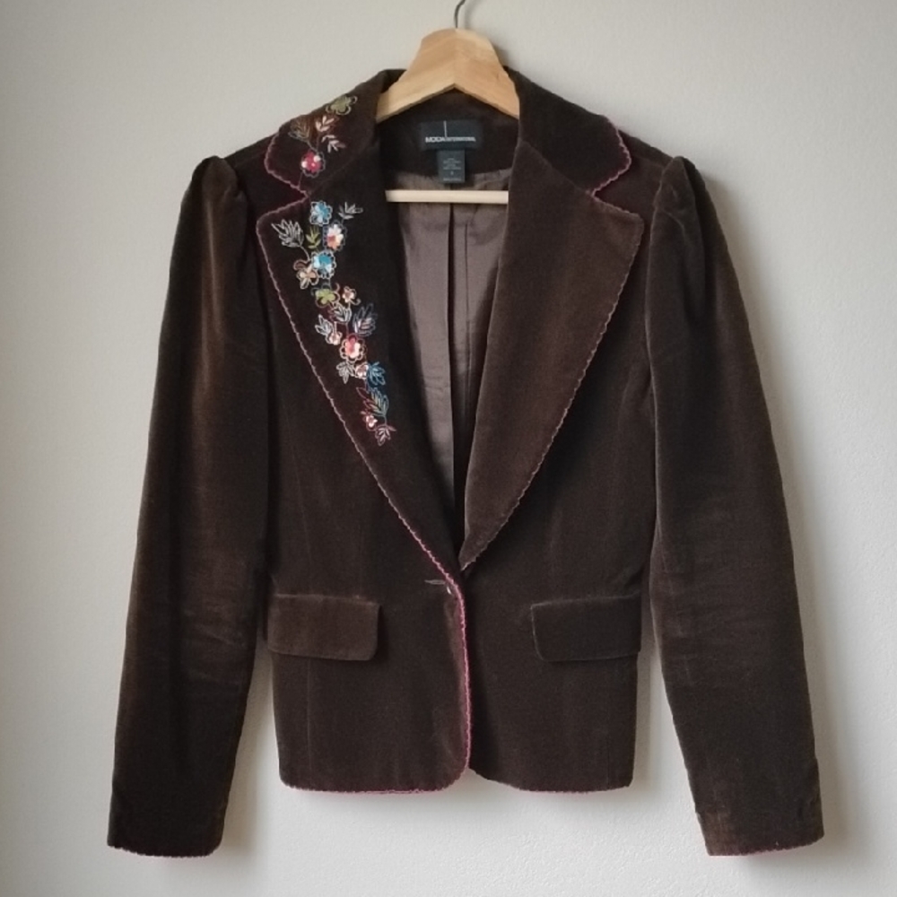 🍁🍂 Size 6 Moda International Brown Velvet Blazer with Floral Embroidery